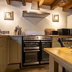 Holiday home The Gamekeeper At Hole Bottom 2