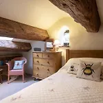 Holiday home The Gamekeeper At Hole Bottom 2