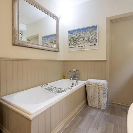 Дом отдыха The Gamekeeper At Hole Bottom 2