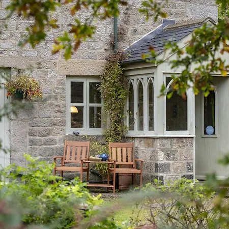 Дом отдыха The Gamekeeper At Hole Bottom 2 *