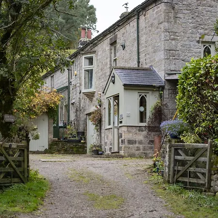 The Gamekeeper At Hole Bottom 2 *