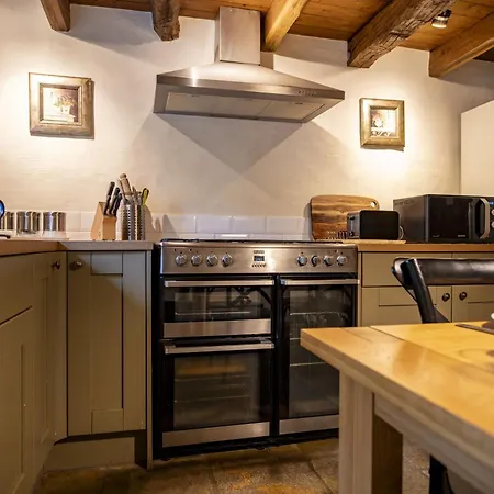 Дом отдыха The Gamekeeper At Hole Bottom 2